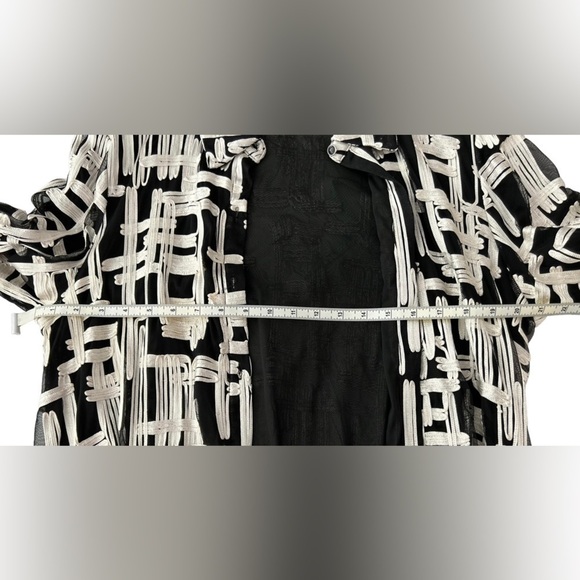 Chico’s Black and White Sheer Over Black Lining Long Top‎ Size 3 - Picture 8 of 8